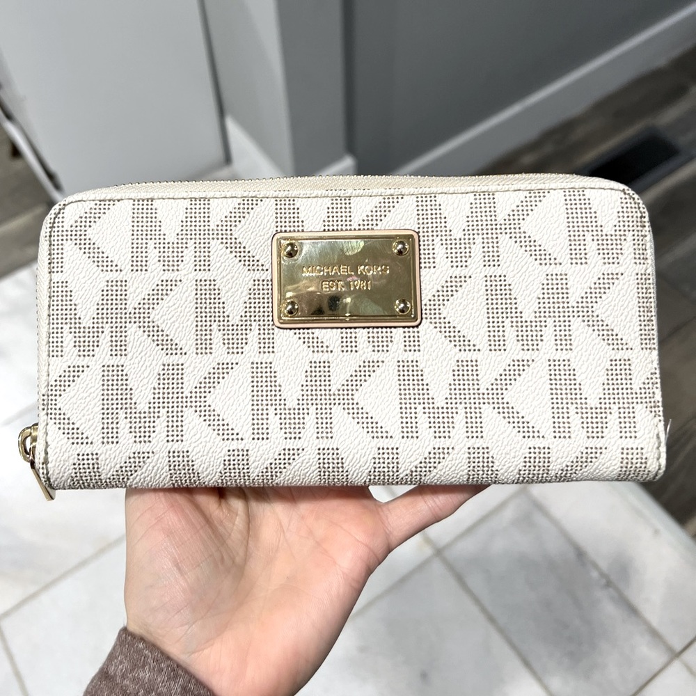 Michael Kors wallet